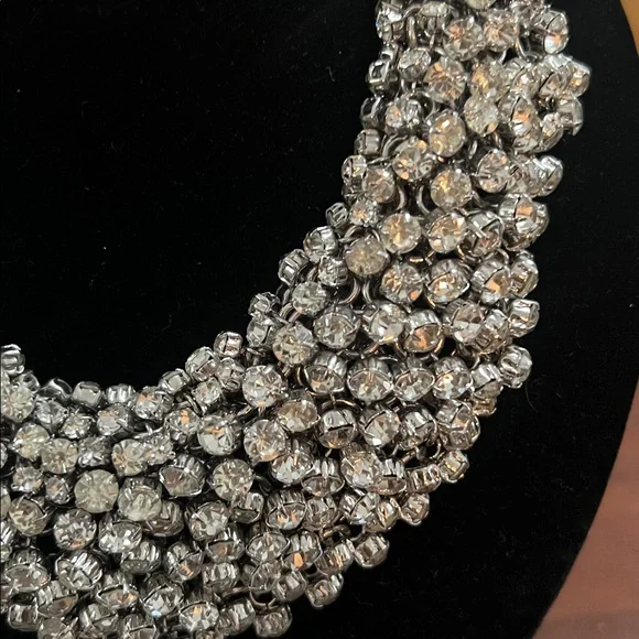 NATASHA ELEGANT SILVER DIAMOND CLUSTER ELEGANT NECKLACE. - Picture 3 of 8